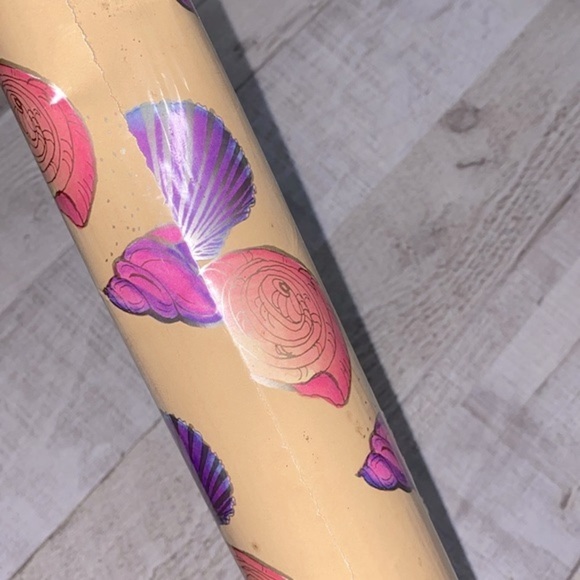 Vintage gift wrap 60 square foot shell print - Picture 3 of 5